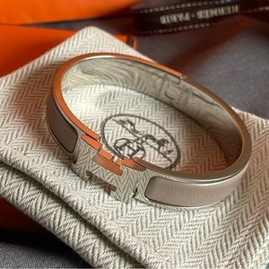 Brand New Hermes Clic Clac Bracelet in Beige and Silver
